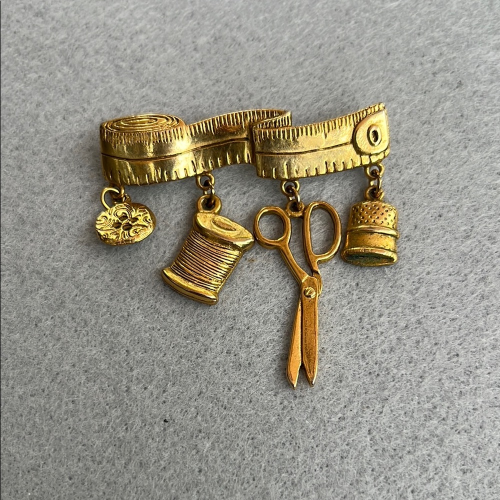 Vintage Gold Sewing Brooch